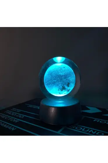 Kristal Satürnlü Kız Tasarımlı Renk Değiştiren Cam Küre