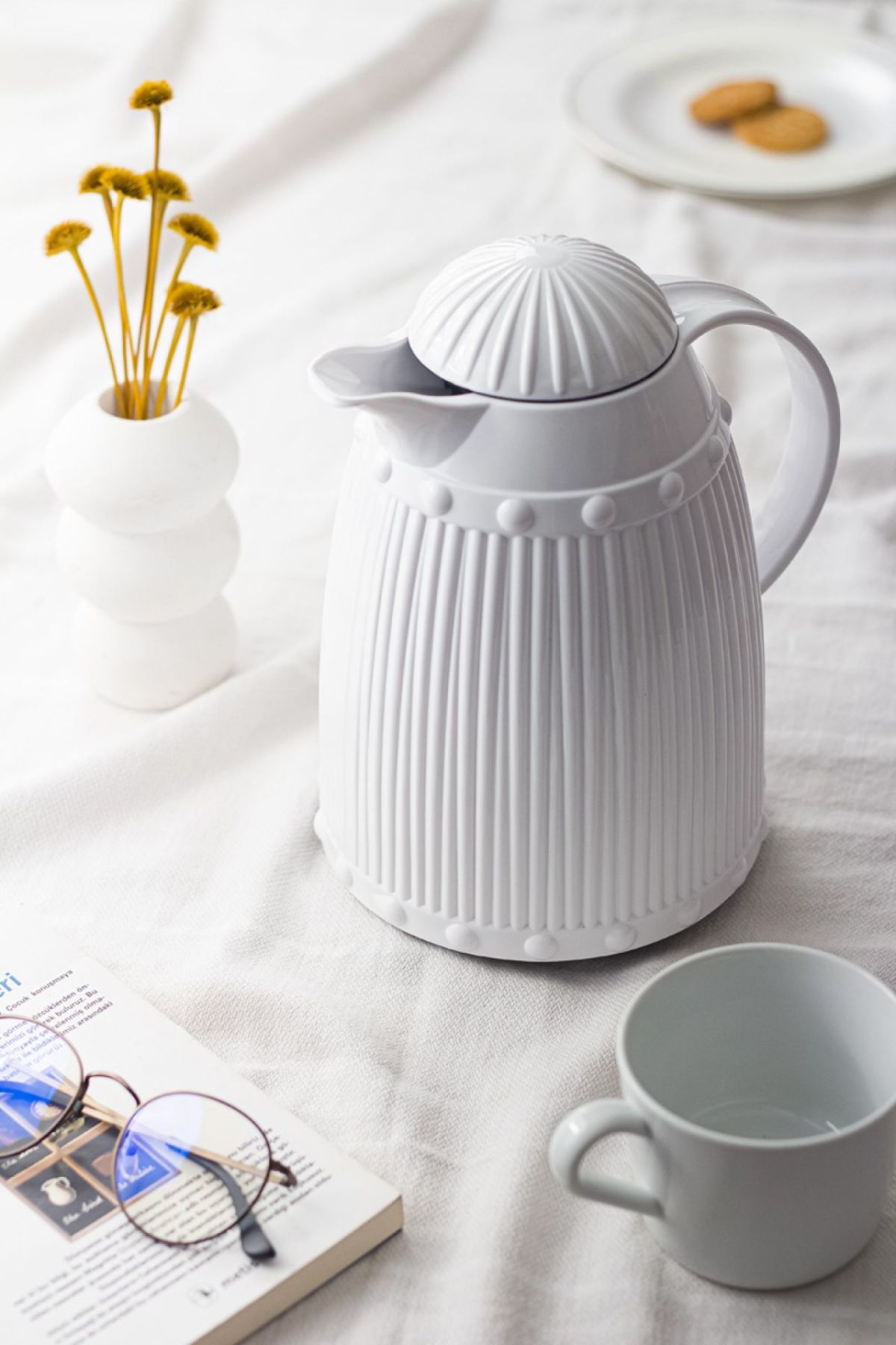 1 Lt Isı Yalıtımlı Çay ve Soğuk Su Termosu Beyaz (12 Saat Sıcak Tutar& İçi Camdır)