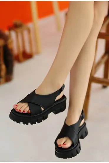  Siyah Cilt Sandalet