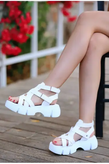  Beyaz Cilt Sandalet