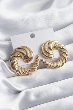  943  Pirinç Gold Renk Sarmal Model Kadın Küpe