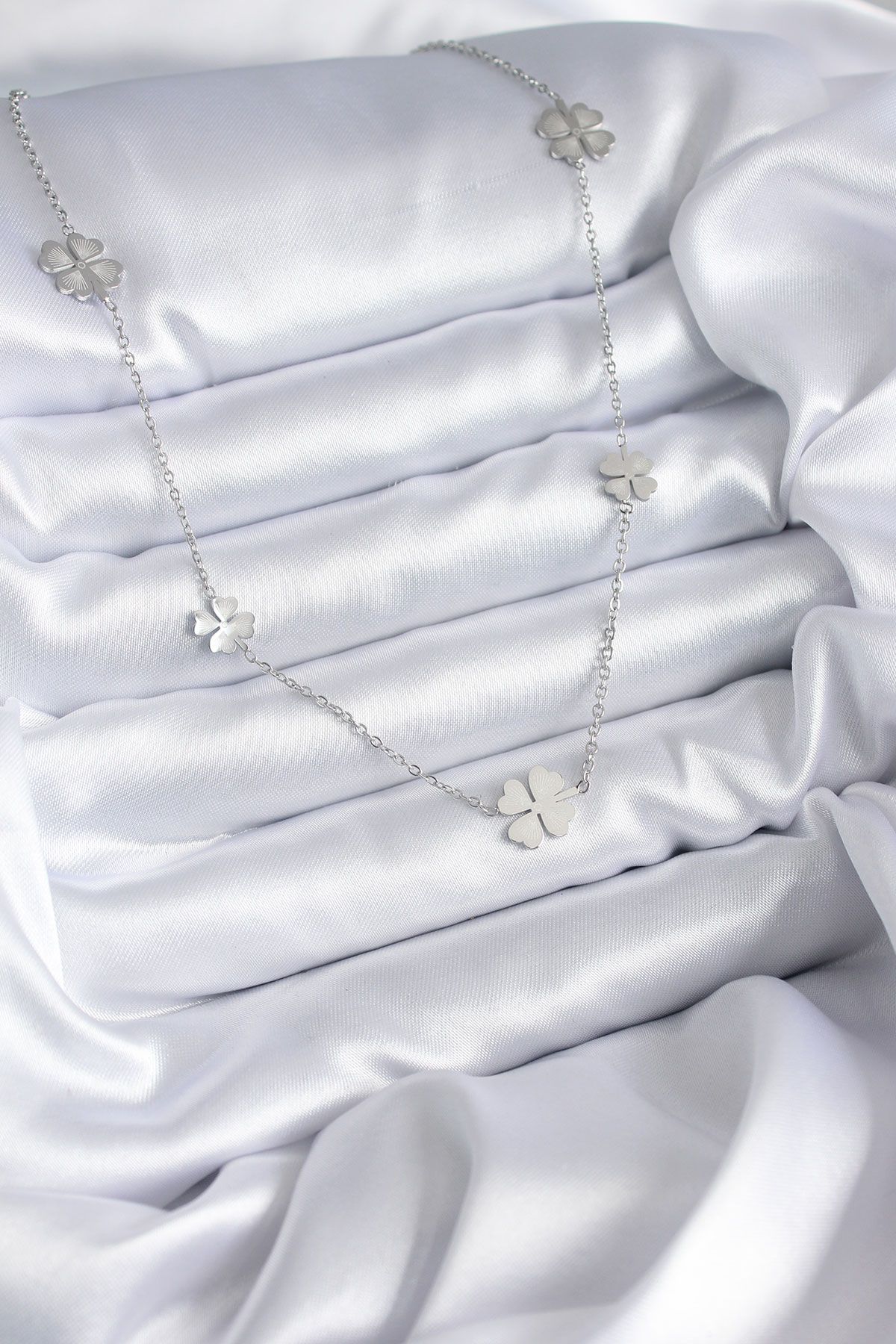 316L Çelik Zincir Gümüş Renk Yonca Model Kadın Kolye - TJ-BKO7870