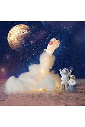 Uçan Astronot Tasarımlı Gece Lambası