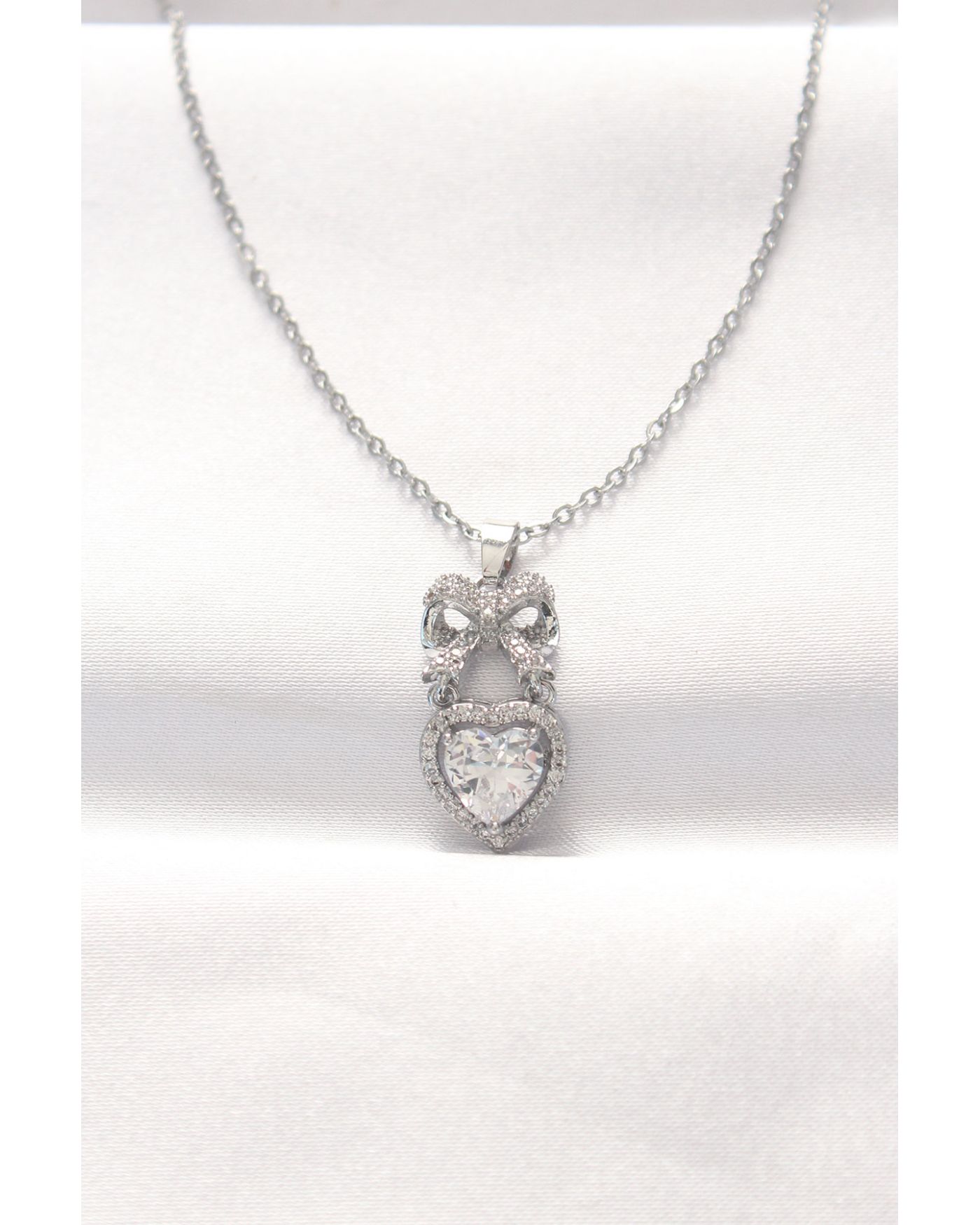 316L Çelik Silver Renk Zirkon Taşlı Kalpli Fiyonk Kolye - TJ-BKO8519