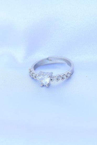 Pirinç Gümüş Renk Ayarlanabilir Zirkon Taşlı Minimal Kalp Yüzük - TJ-BYK3193