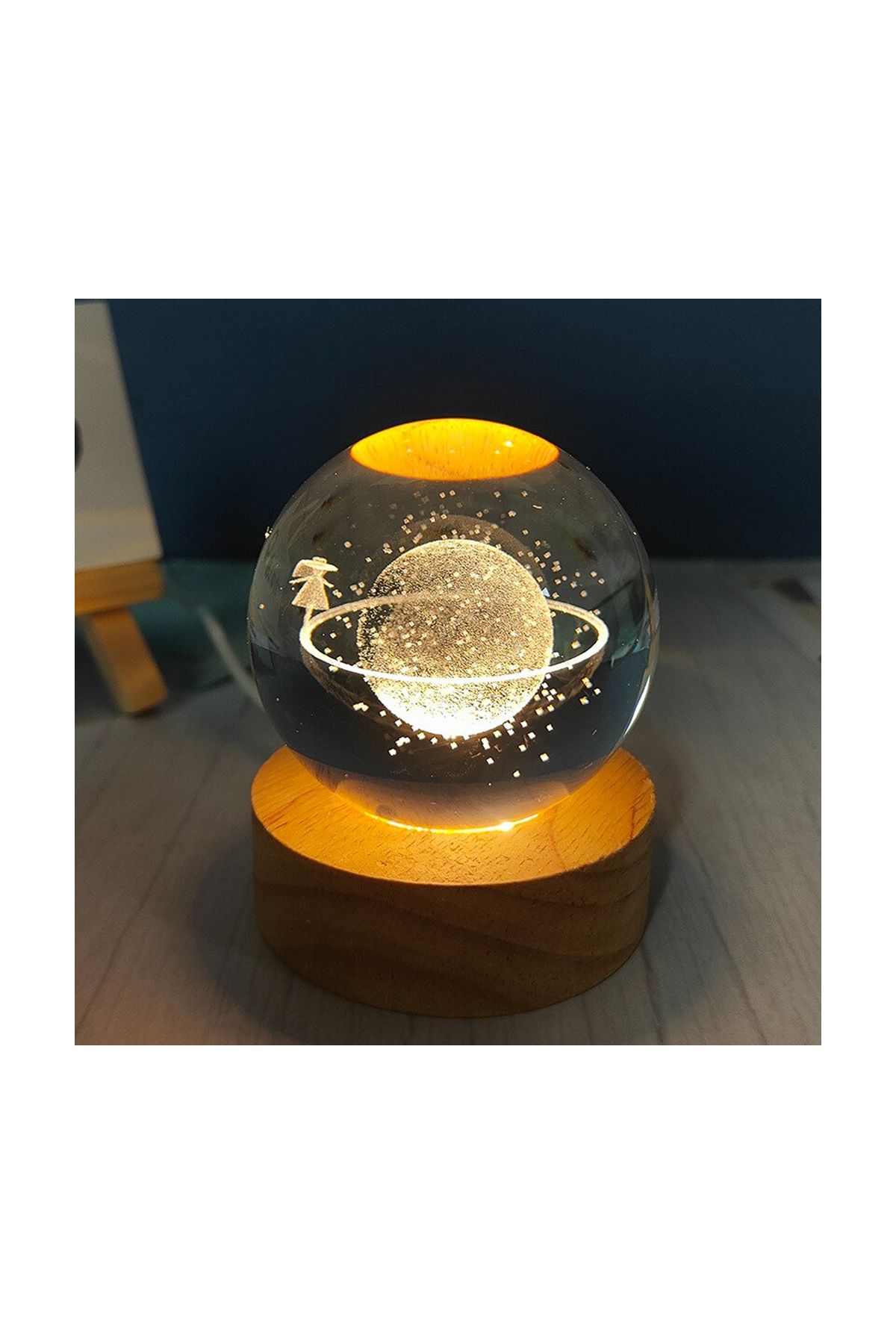 Satürnlü Kız Temalı Işıklı Cam Küresi