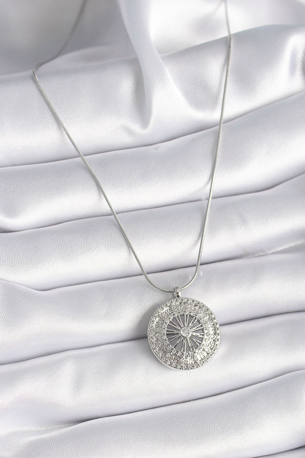 316L Çelik Gümüş Renk Zirkon Taşlı 12 Burç Madalyon Model Kadın Kolye - TJ-BKO9541