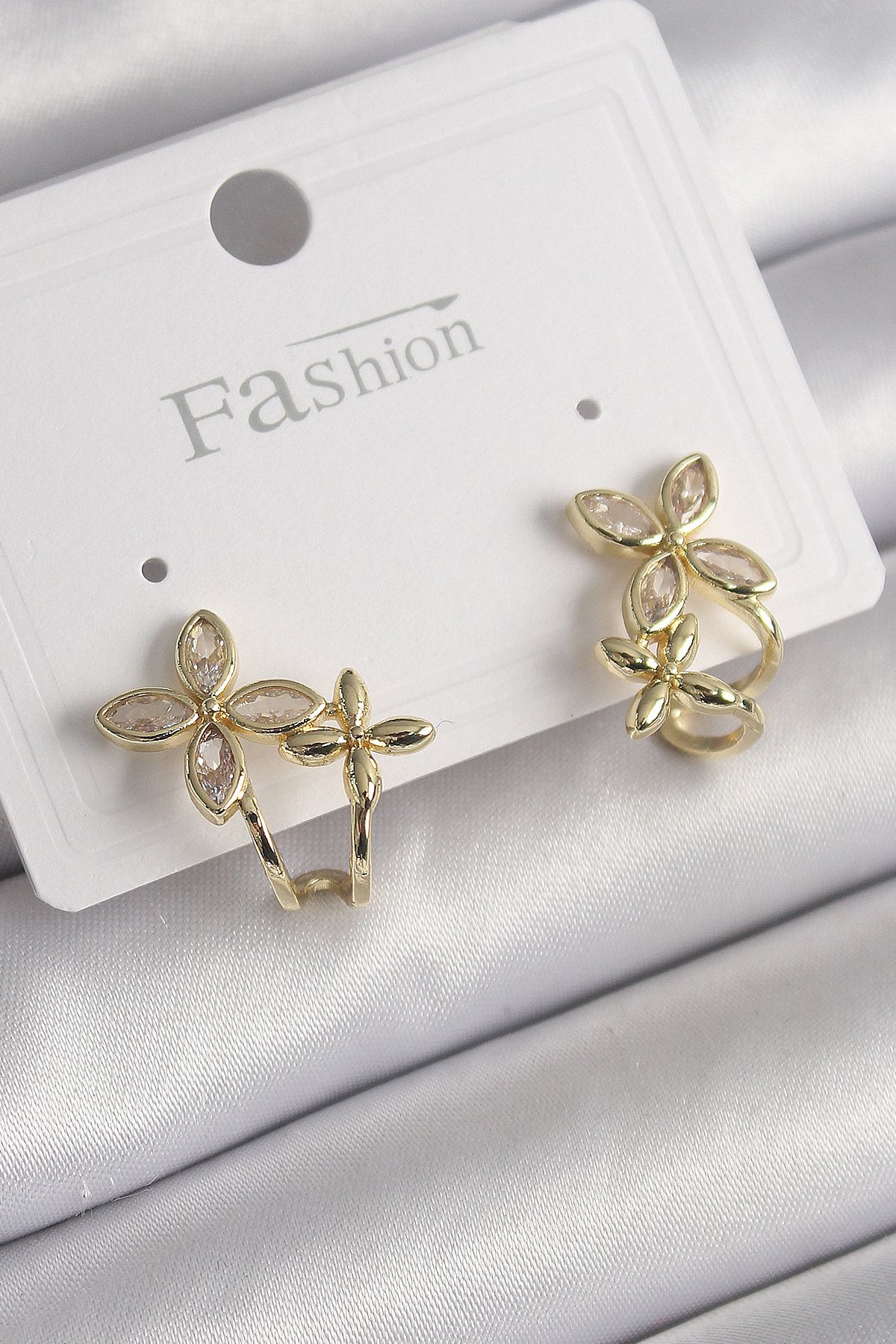 Pirinç Gold Renk Zirkon Taşlı 2'Li Çiçek Model Kadın Küpe - TJ-BKP9961