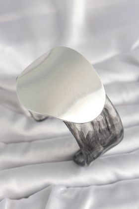 Siyah Mermer Desen Akrilik Pilastik Gümüş Plaka Model Vintage Kadın Bilezik - TJ-BB6669