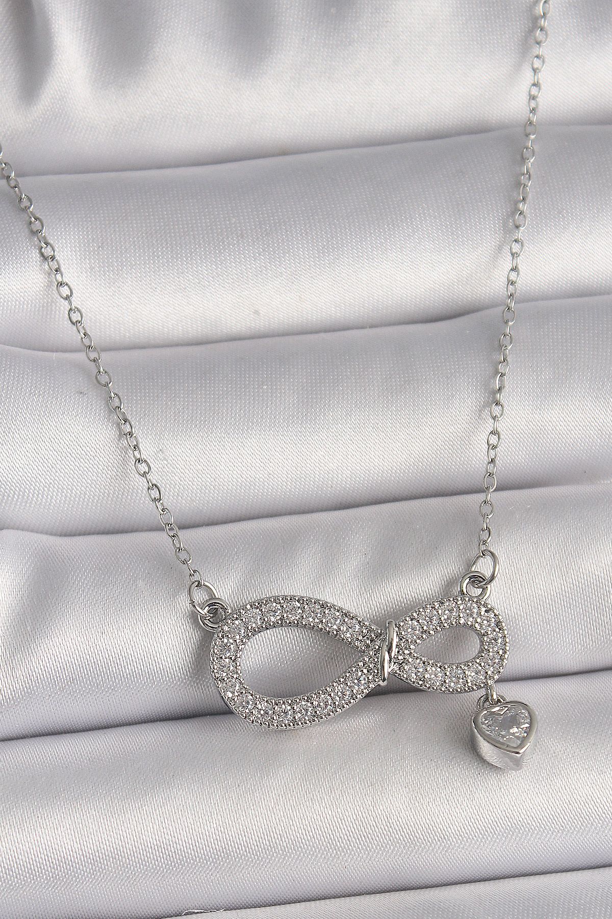 316L Çelik Gümüş Renk Zincir Zirkon Taşlı Sonsuzluk Model Taşlı Kalp Detay Kadın Kolye - TJ-BKO9801