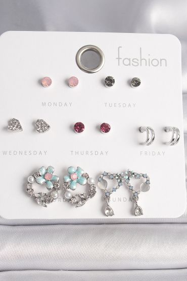 Pirinç Gümüş Renk Zirkon Taşlı Çiçekli Halka Sallantı Detaylı Kalp 7 Çift Kadın Küpe Seti - TJ-BKP10139