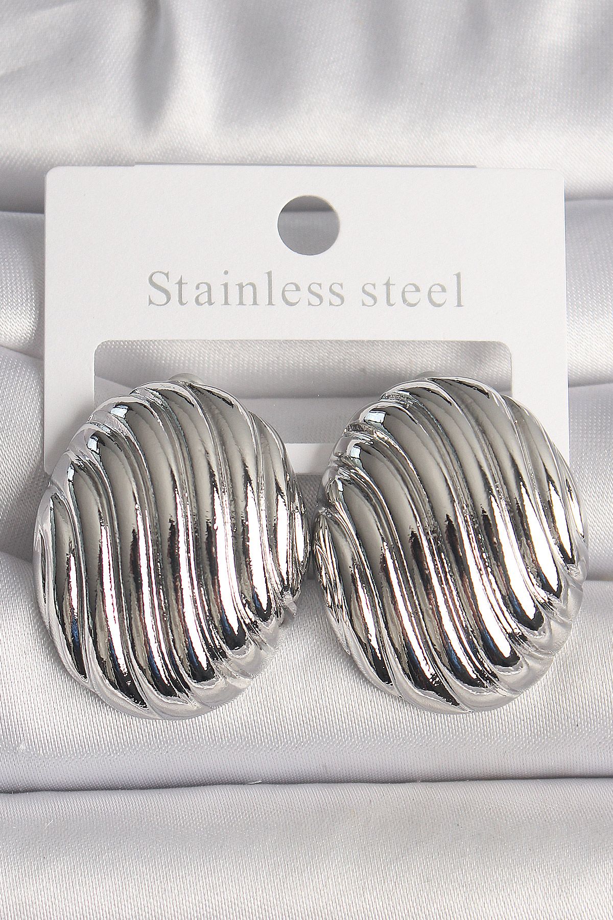 Pirinç Gümüş Renk İşlemeli Oval Model Kadın Küpe - TJ-BKP10150