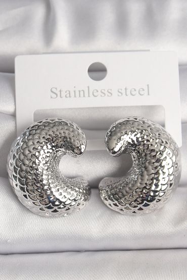 Pirinç Gümüş Renk Yılan Sırtı İşlemeli Yarım Halka Model Kadın Küpe - TJ-BKP10158