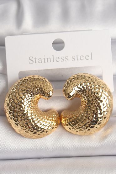 Pirinç Gold Renk Yılan Sırtı İşlemeli Yarım Halka Model Kadın Küpe - TJ-BKP10159