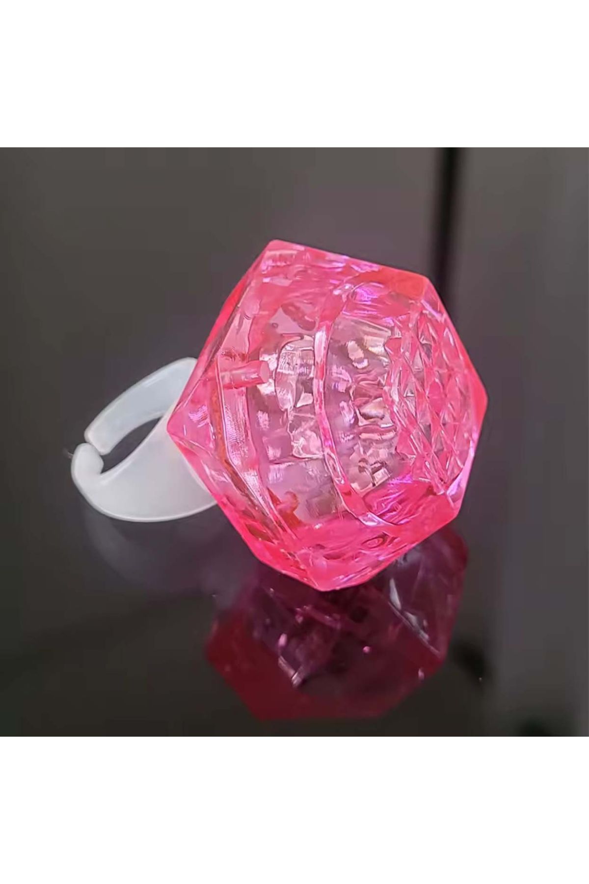 Kristal Tasarımlı Led Glow Işıklı 3 Modlu Pembe Yüzük 3.5 x 5 cm