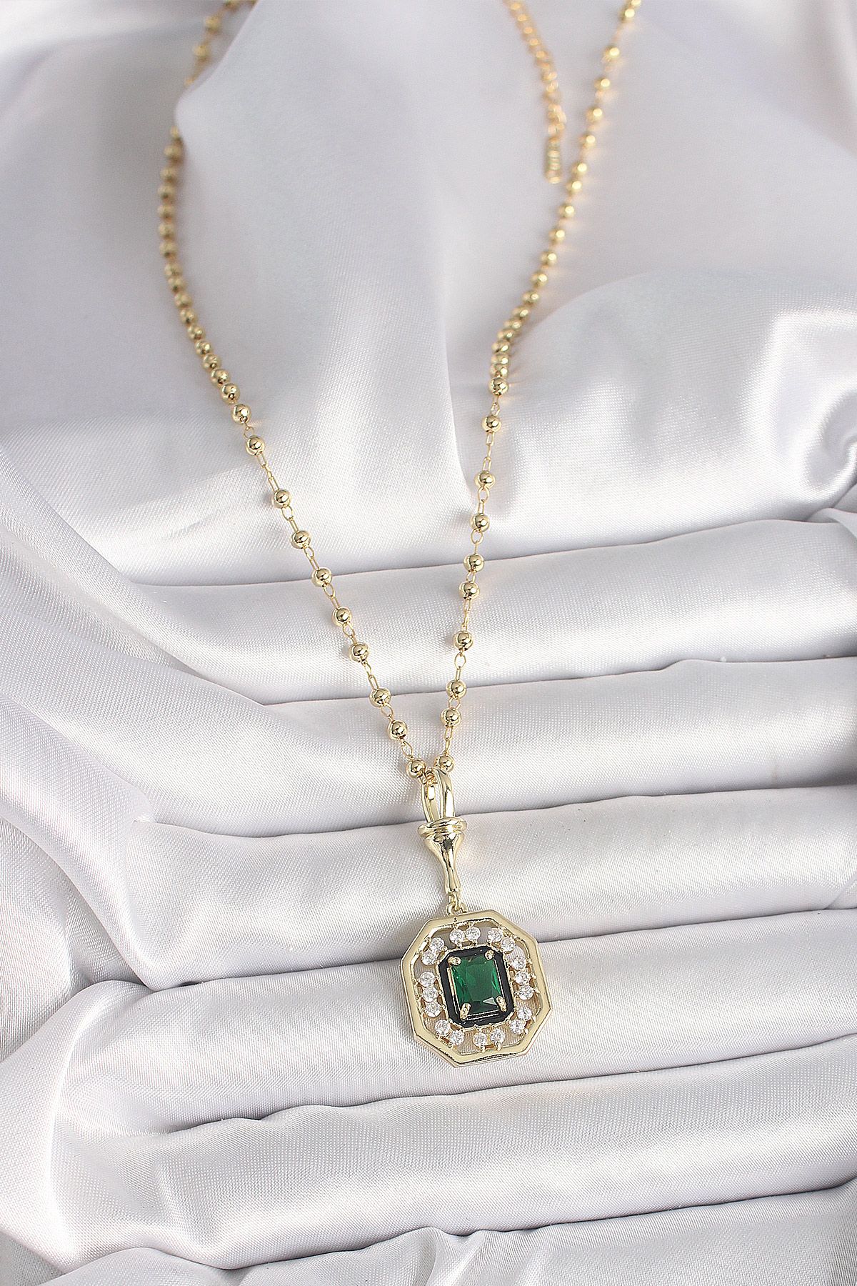 316L Çelik Gold Renk Topçuk Zincir Yeşil Taşlı Seranay Model Kadın Kolye - TJ-BKO9901