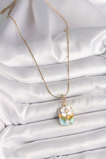 316L Çelik Gold Renk Topçuk Zincir Renkli Beyaz Çiçek Portre Model İnci Detay Kadın Kolye - TJ-BKO9906