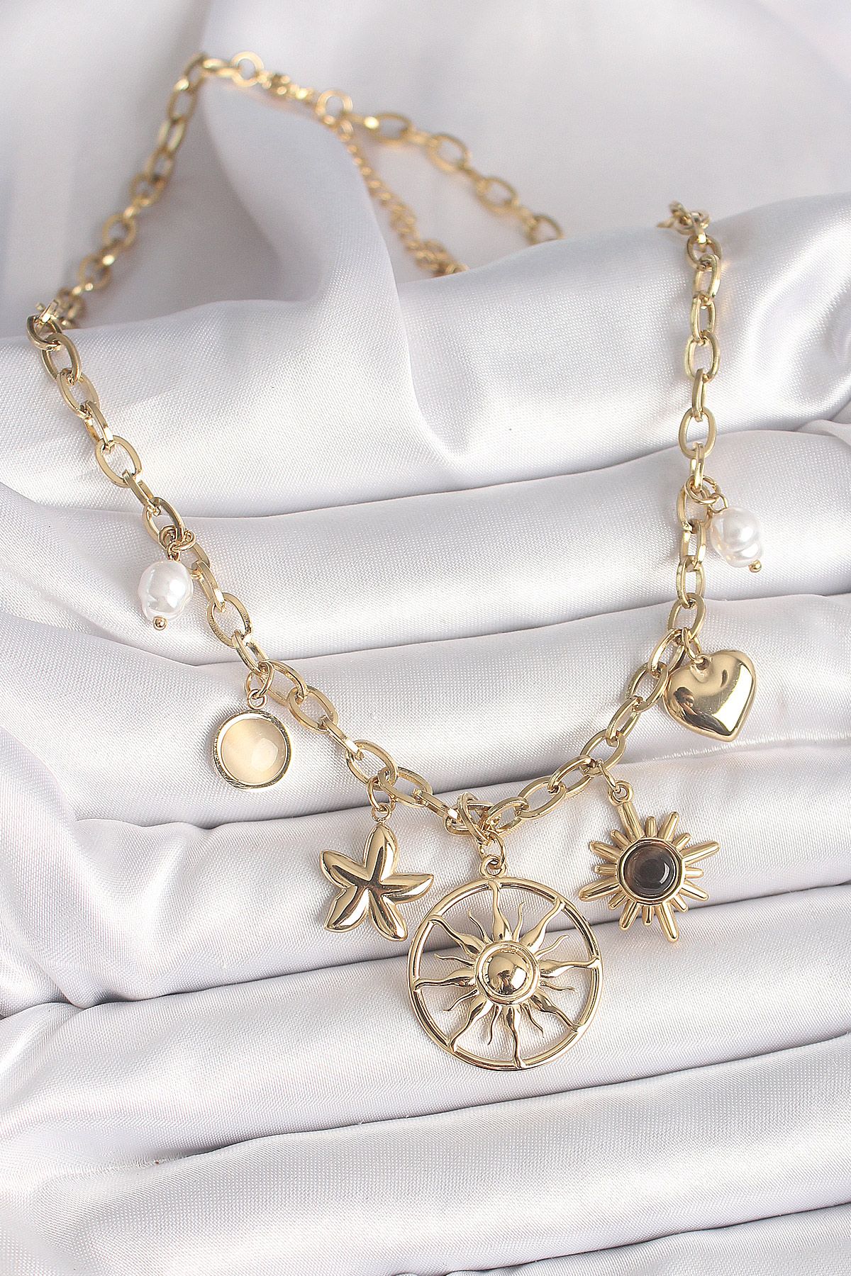 316L Çelik Gold Renk Güneş Model Siyah Mineli Güneş Detay Kadın Kolye - TJ-BKO9914