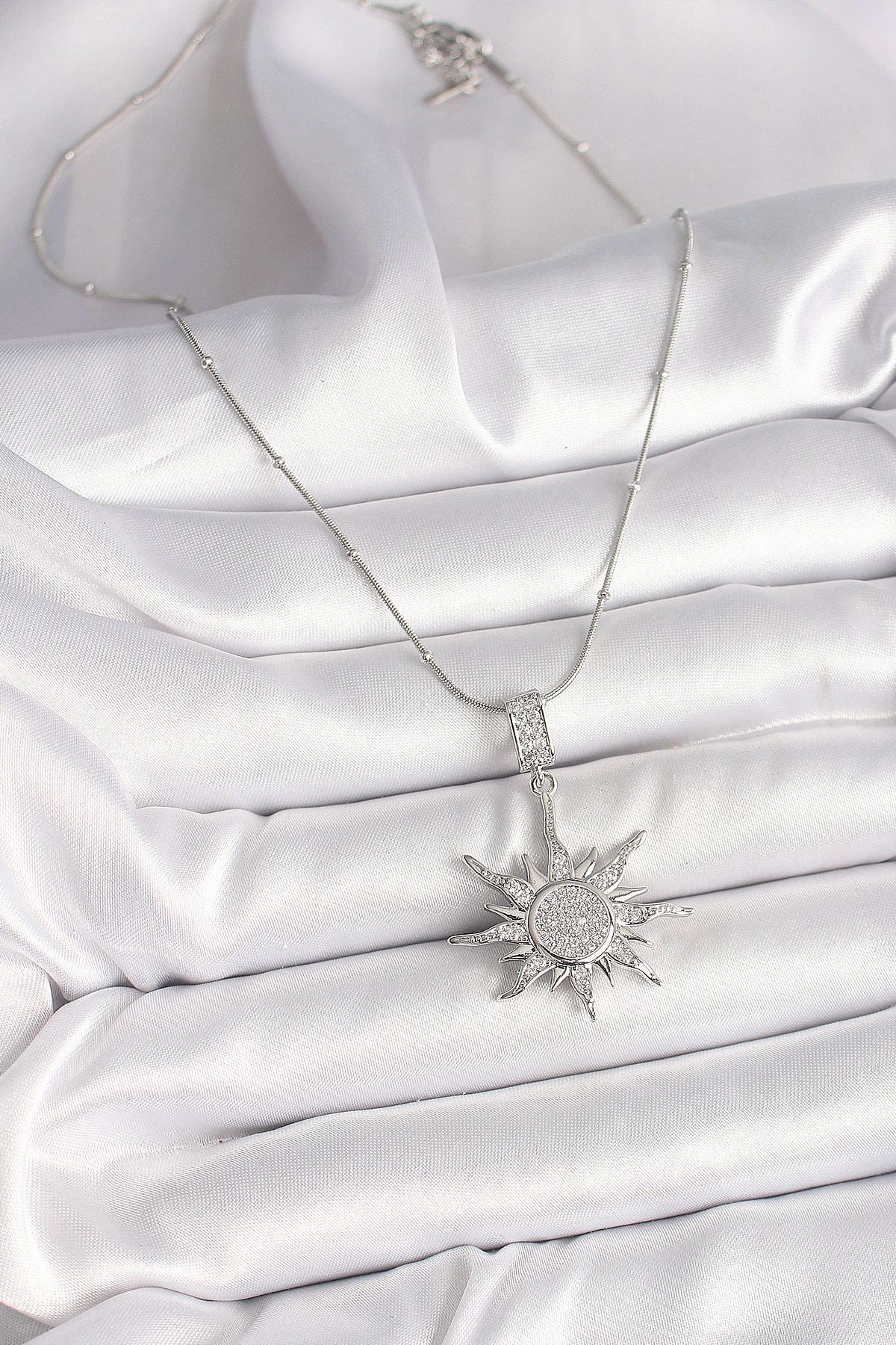 316L Çelik Gümüş Renk Zirkon Taşlı Sallantı Güneş Model Topçuk Zincir Kadın Kolye - TJ-BKO9917