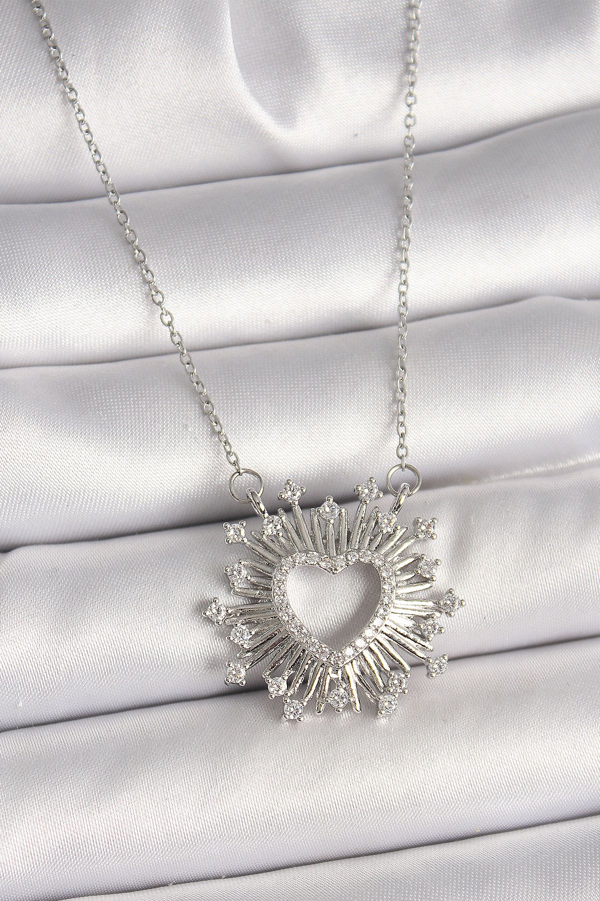 316L Çelik Gümüş Renk Zirkon Taşlı Kalp Model Kadın Kolye - TJ-BKO9919