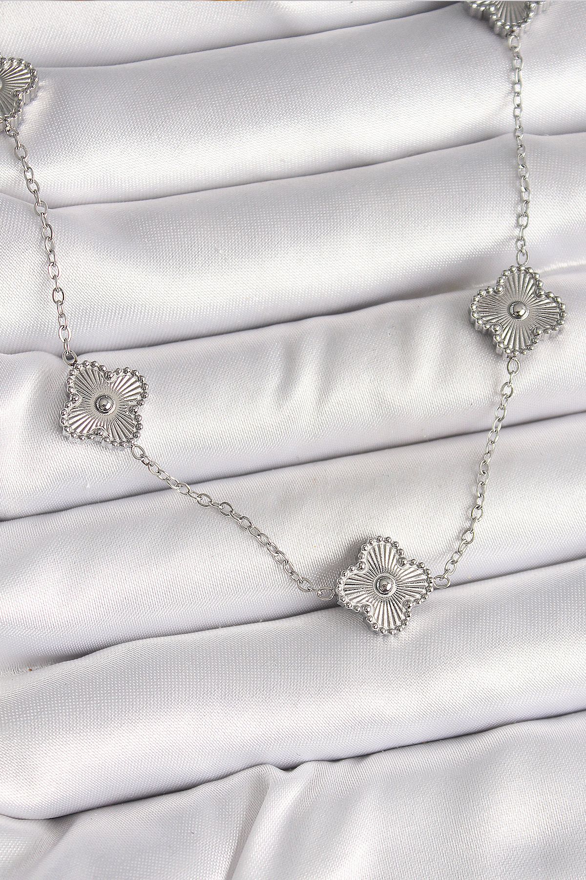 316L Çelik Gümüş Renk Zincir İşlemeli Yonca Model Kadın Kolye - TJ-BKO9923