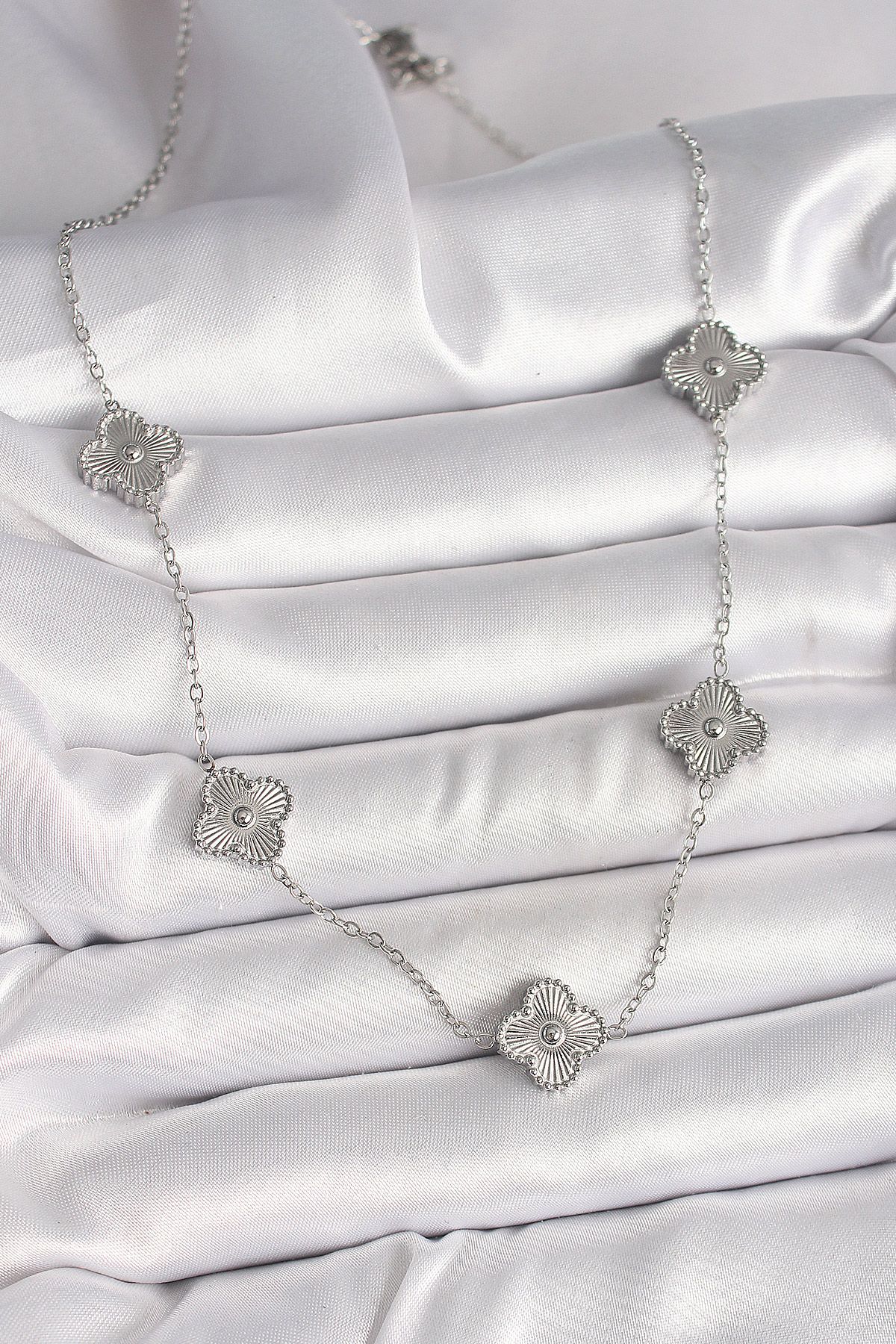 316L Çelik Gümüş Renk Zincir İşlemeli Yonca Model Kadın Kolye - TJ-BKO9923