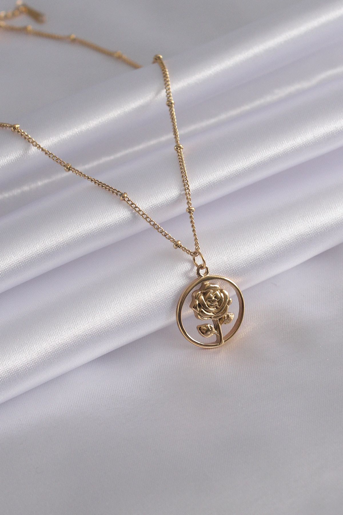 316L Çelik Gold Renk Gül Figür Kadın Kolye - TJ-BKO6986