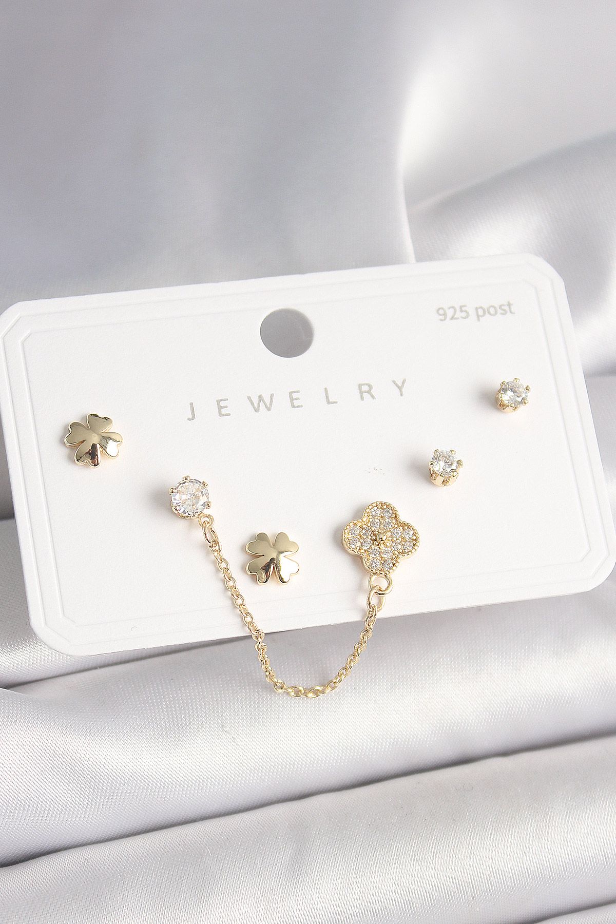 925 Ayar Gümüş Çivi Pirinç Gold Renk Zirkon Taşlı Yonca Model Sallantı Zincir Detay Kadın Küpe Seti - TJ-BKP10401