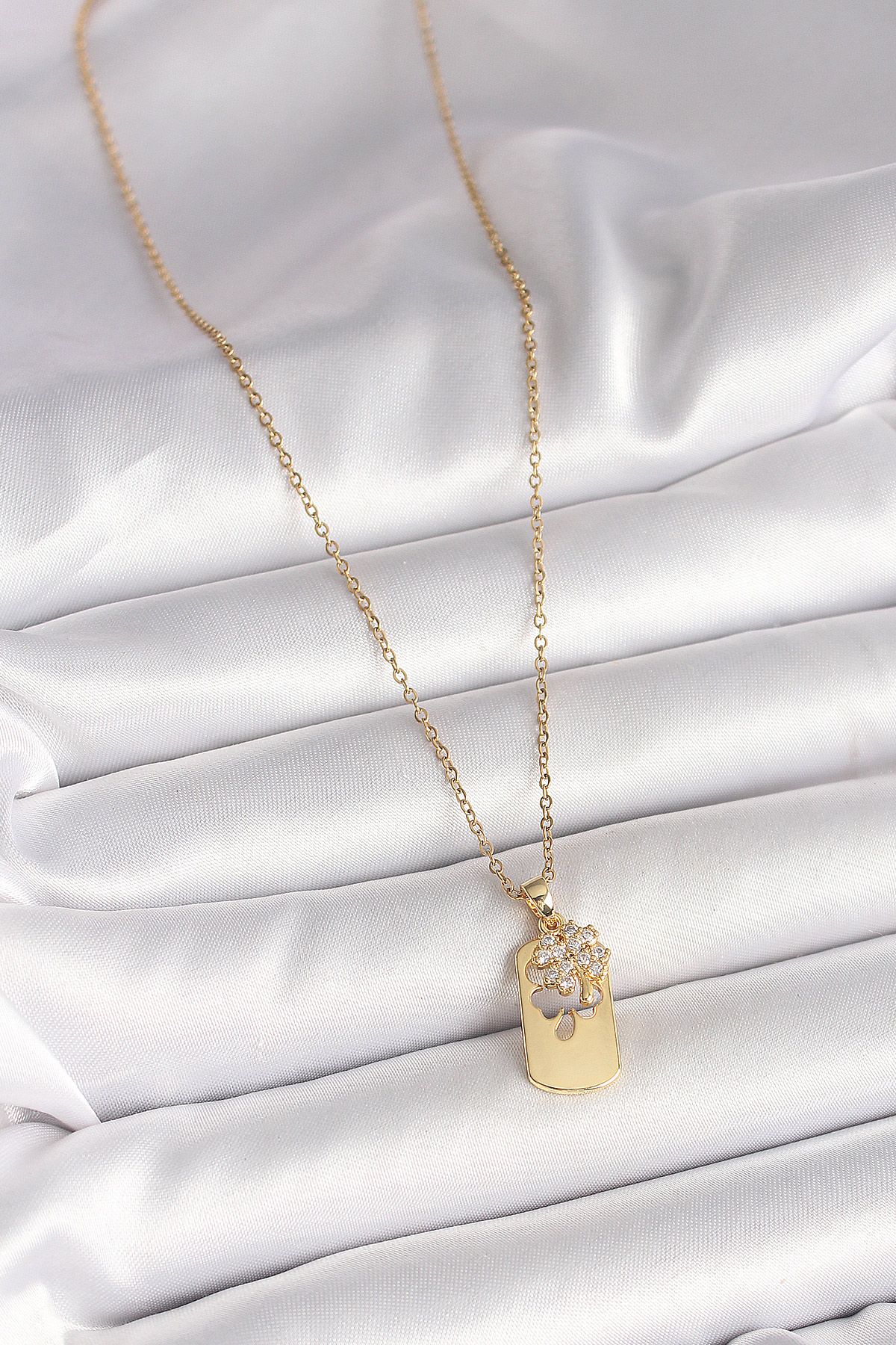 316L Çelik Gold Renk Zincir Zirkon Taşlı Yonca Model Kadın Kolye - TJ-BKO9954