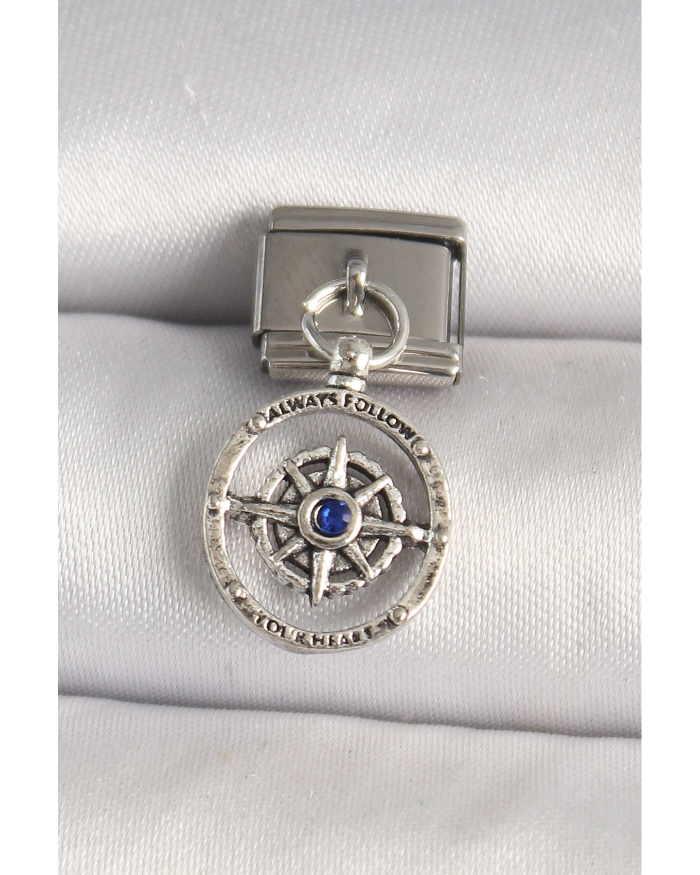 316L Çelik Gümüş Renk Mavi Taş Detaylı Pusula Model Nomination Charm - TJ-BC1273