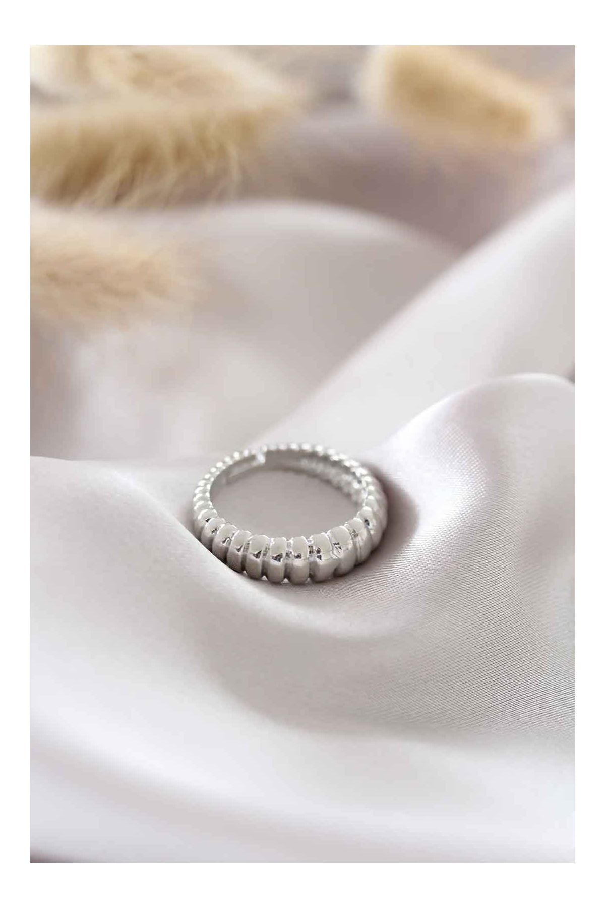 Gümüş Renk Ayarlamalı Burgu Kadın Yüzük - TJ-BYK1504