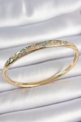 Pirinç Gold Renk Mavi Zirkon Taşlı Kelebek İşlemeli Kadın Kelepçe - TJ-BB6941