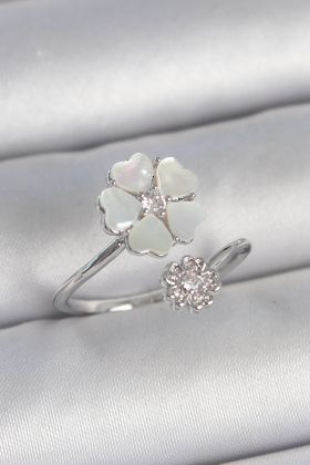 Pirinç Gümüş Renk Beyaz Mineli Çiçek Model Zirkon Taş Detay Kadın Yüzük - TJ-BYK3712
