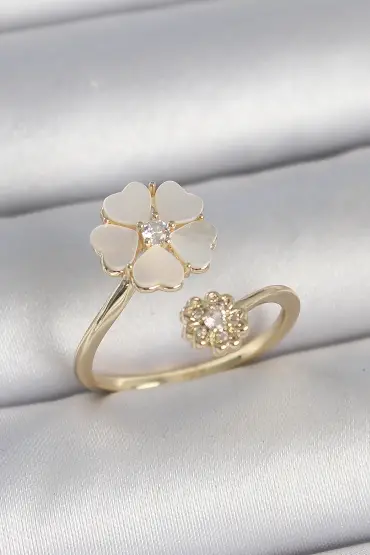Pirinç Gold Renk Beyaz Mineli Çiçek Model Zirkon Taş Detay Kadın Yüzük - TJ-BYK3713