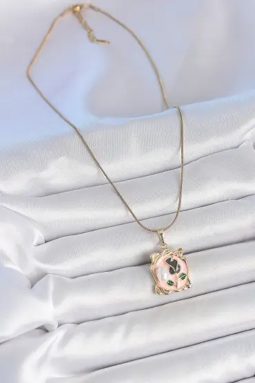 316L Çelik Gold Renk Zincir Pembe Mineli Çiçek İşlemli İnci Detay Portre Model Kadın Kolye - TJ-BKO10185