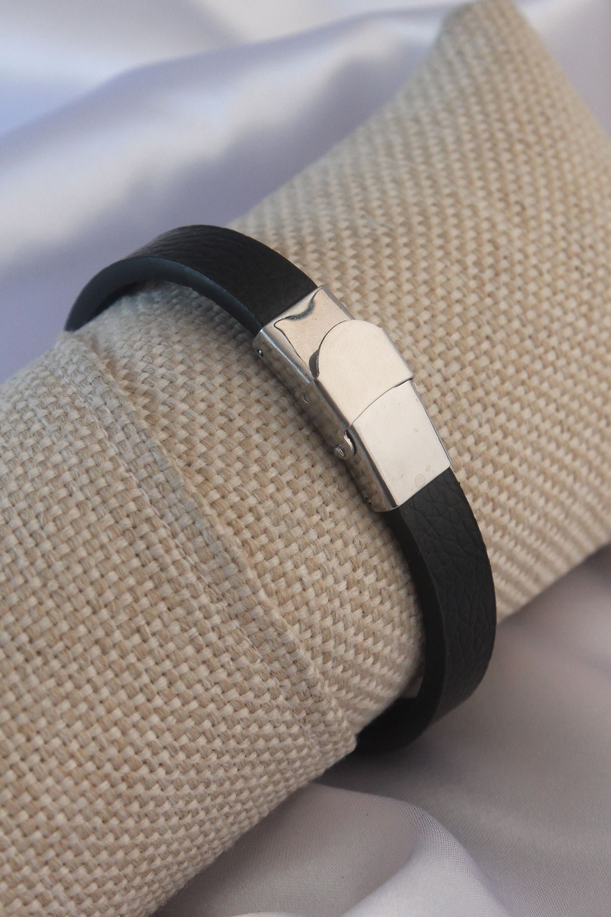 Siyah Metal Çekiç Orak Model Siyah Deri Erkek Bileklik - TJ-EB3574