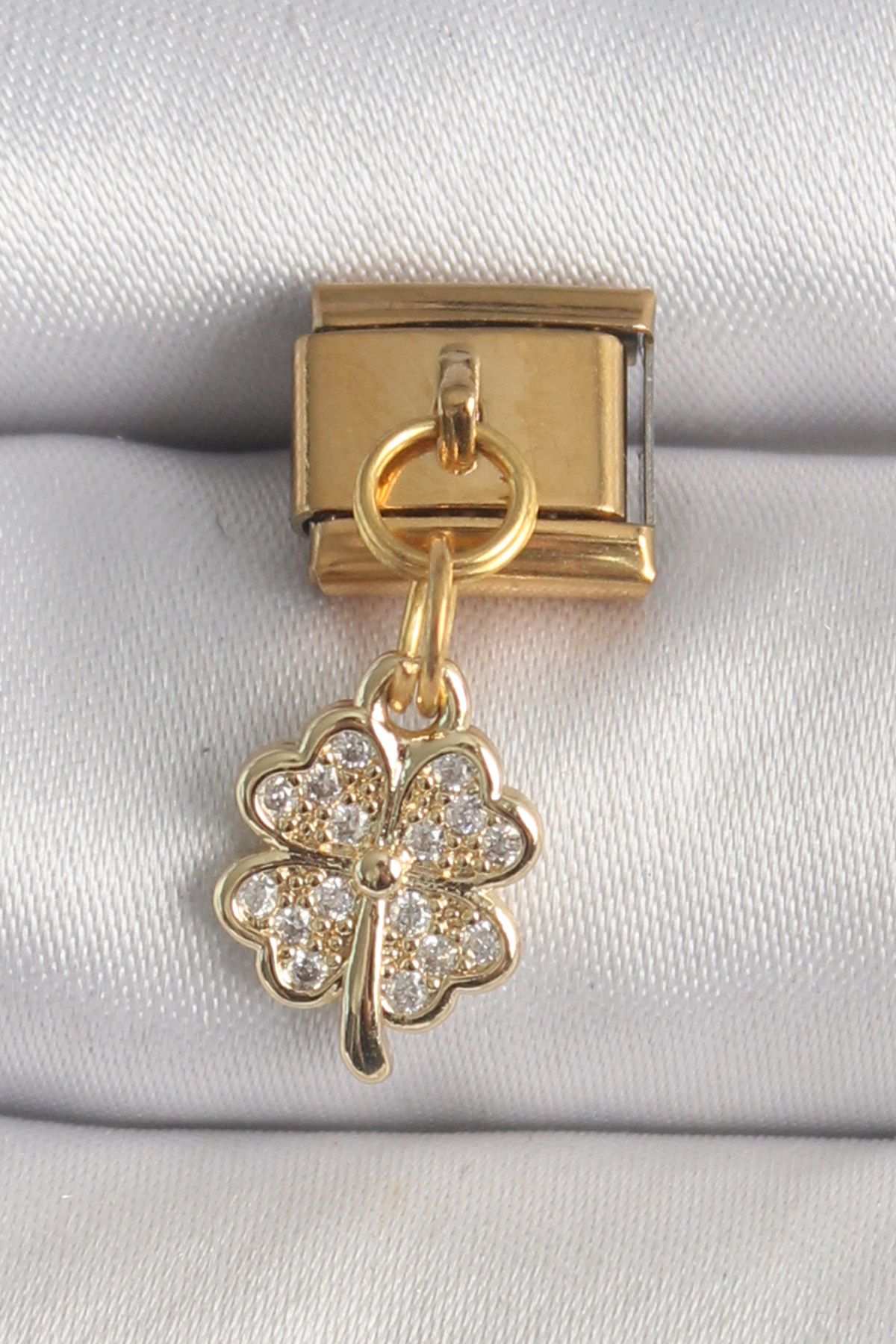 316L Çelik Gold Renk Sallantı Zirkon Taşlı Yonca Model Nomination Charm - TJ-BC1361
