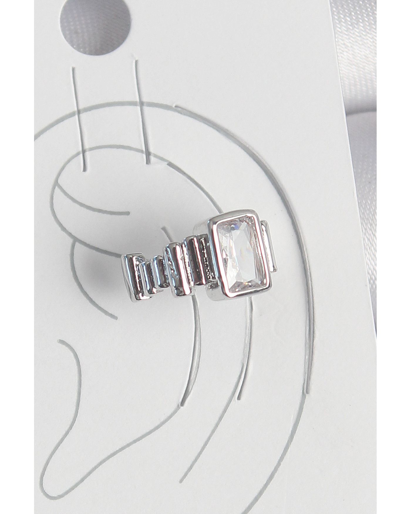 Pirinç Gümüş Renk Kare Zirkon Taşlı Kadın Kıkırdak Model Küpe - TJ-BKP10560