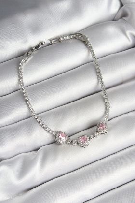 Pirinç Sıralı Pembe Kalp Figürlü Zirkon Taşlı Gümüş Renk Kadın Bileklik - TJ-BB6982