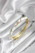 Mineli Pirinç Beyaz Çiçek Desenli Zirkon Taşlı Gold Renk Kadın Kelepçe (çap 60 mm) - TJ-BB6988
