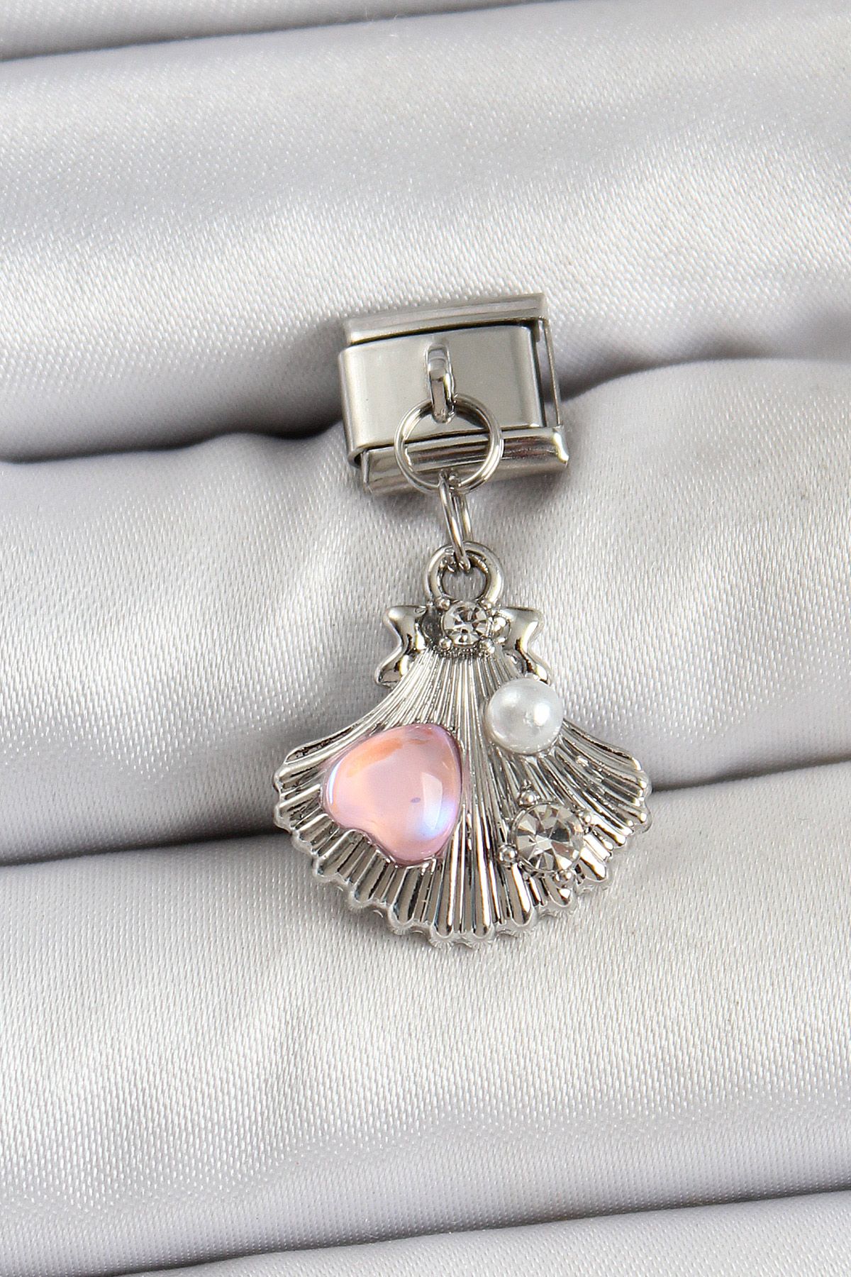 316L Çelik Sallantılı İnci Detaylı İstiridye Model Gümüş Renk Nomination Charm - TJ-BC1464