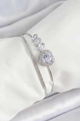 Pirinç Gümüş Renk Kalpli Zirkon Taşlı Kadın Bileklik - TJ-BB7065