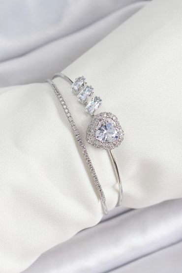 Pirinç Gümüş Renk Kalpli Zirkon Taşlı Kadın Bileklik - TJ-BB7065