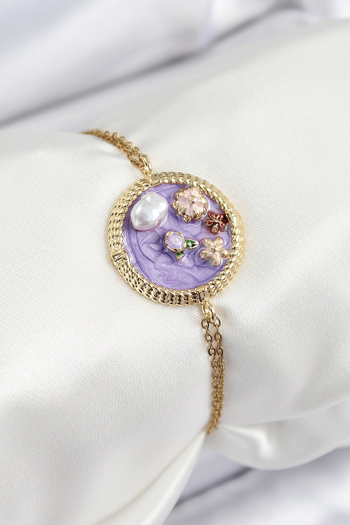 316L Çelik Zincir Mor Mineli Sanatsal Portre İnci Detaylı Çiçek Model Gold Renk Kadın Bileklik - TJ-BB7228