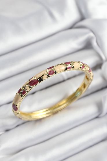 Mineli Pirinç Fuşya Ve Krem Petek Motifli Gold Renk Kadın Kelepçe - TJ-BB7403