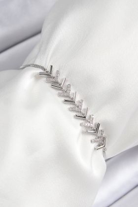 Pirinç Zirkon Taşlı Sıralı Ok Model Gümüş Renk Asansörlü Kadın Bileklik - TJ-BB7456