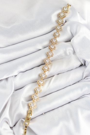 Pirinç Zirkon Taşlı Yonca Baget Model Gold Renk VIP Seri Kadın Bileklik - TJ-BB7510