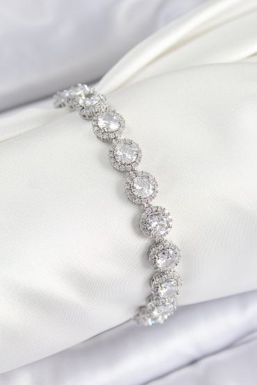 Pirinç Zirkon Taşlı Daire Baget Model Gümüş Renk VIP Seri Kadın Bileklik - TJ-BB7513