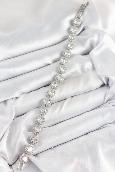 Pirinç Zirkon Taşlı Daire Baget Model Gümüş Renk VIP Seri Kadın Bileklik - TJ-BB7513