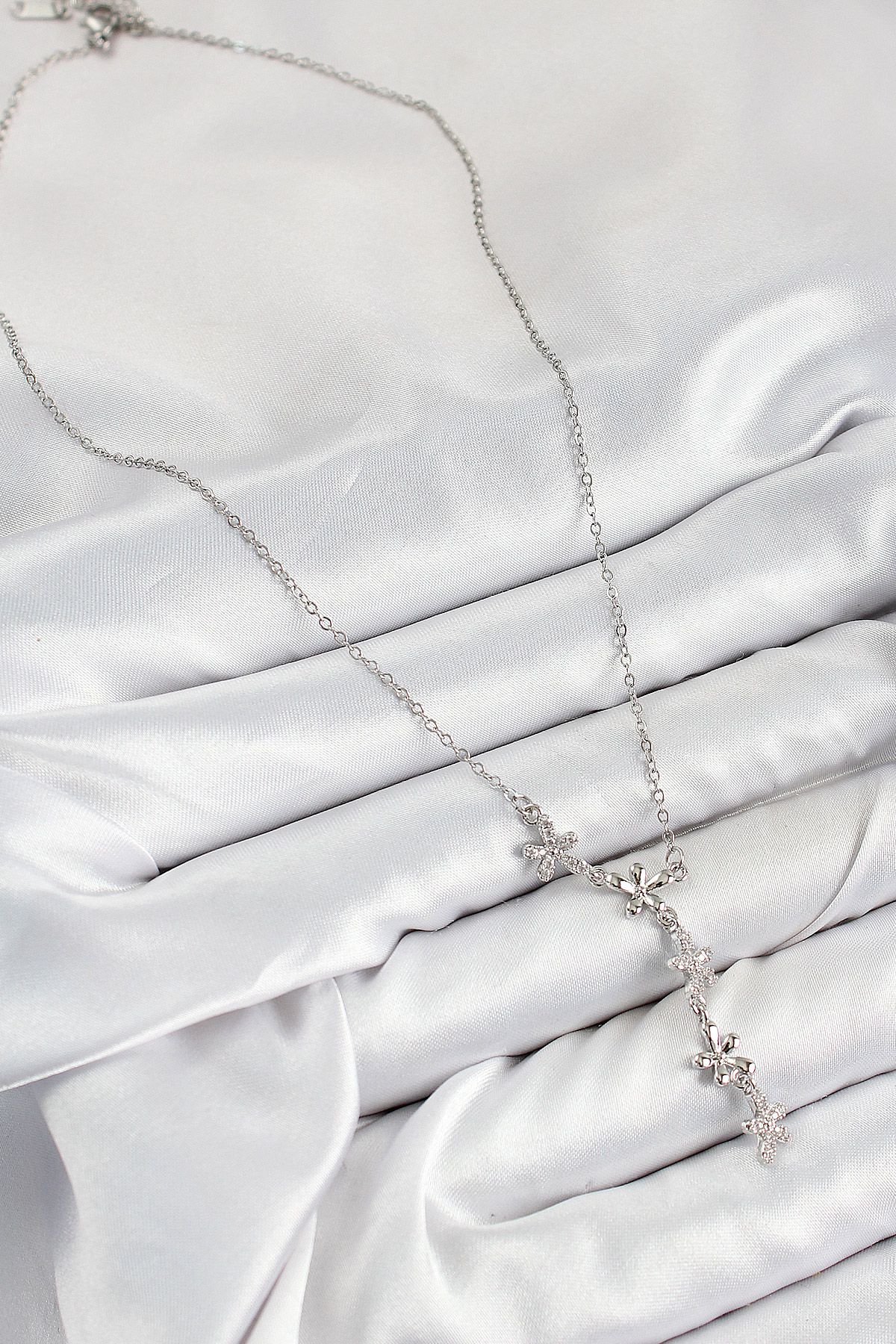 316L Çelik Zirkon Taşlı Çiçek Model Gümüş Renk Kadın Kolye - TJ-BKO10406